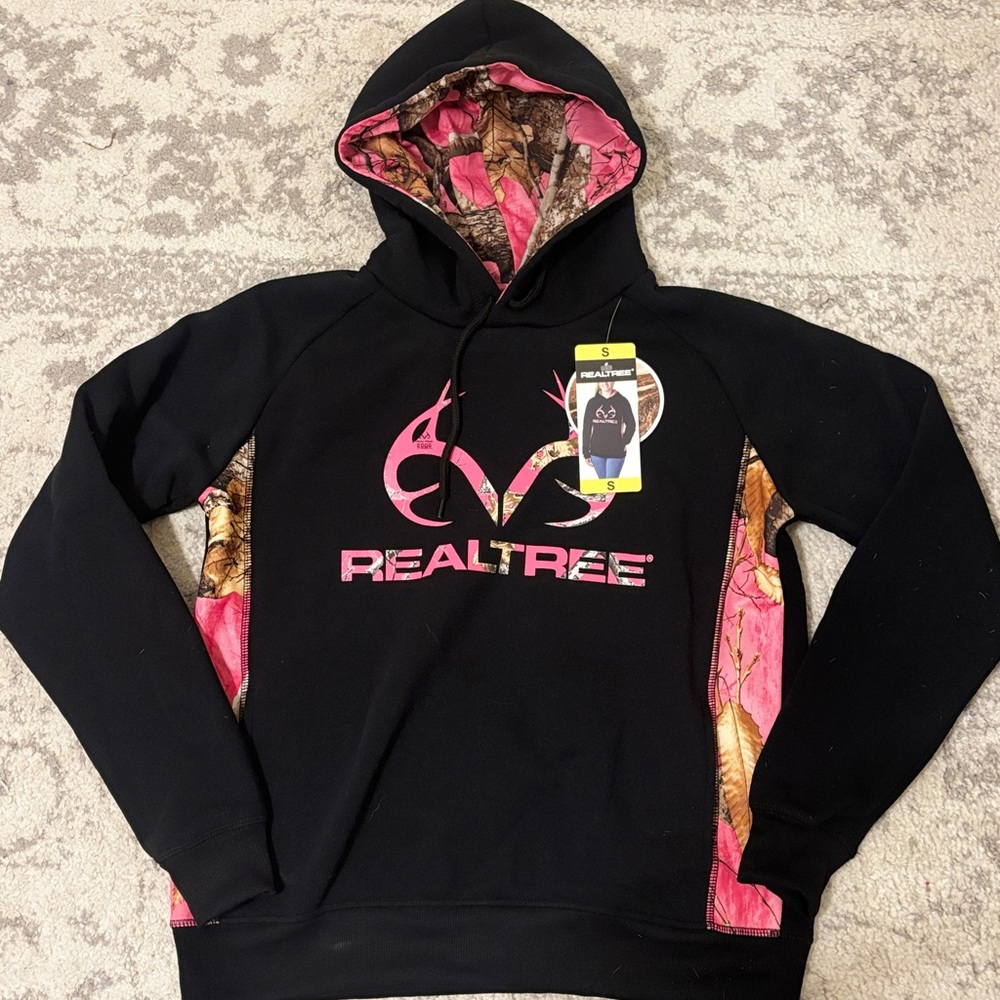 NWT Realtree Pink and Black Camo Hoodie